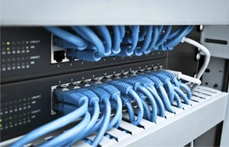 Instalación profesional de red informática y cableado